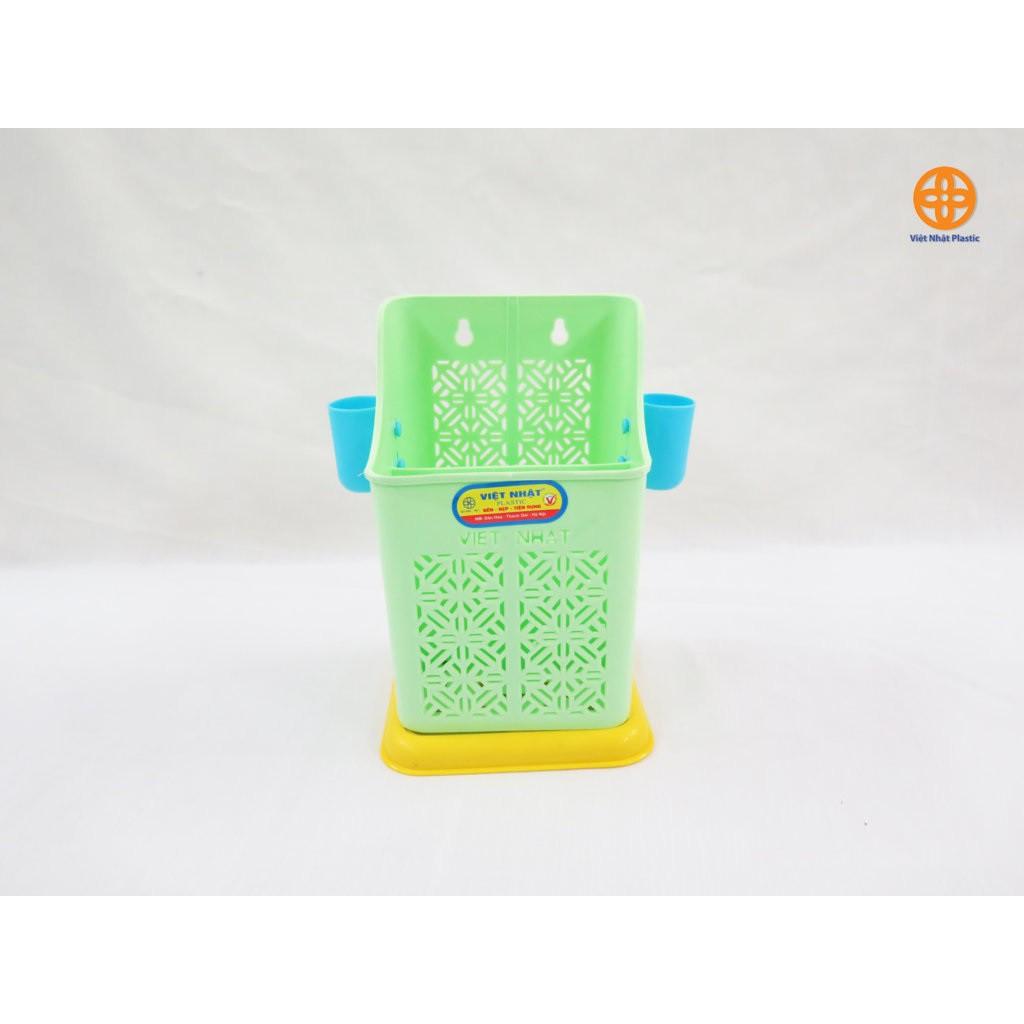 ỐNG CẮM ĐŨA THÌA VIỆT NHẬT HÌNH VUÔNG KÈM LỌ TĂM BẰNG NHỰA