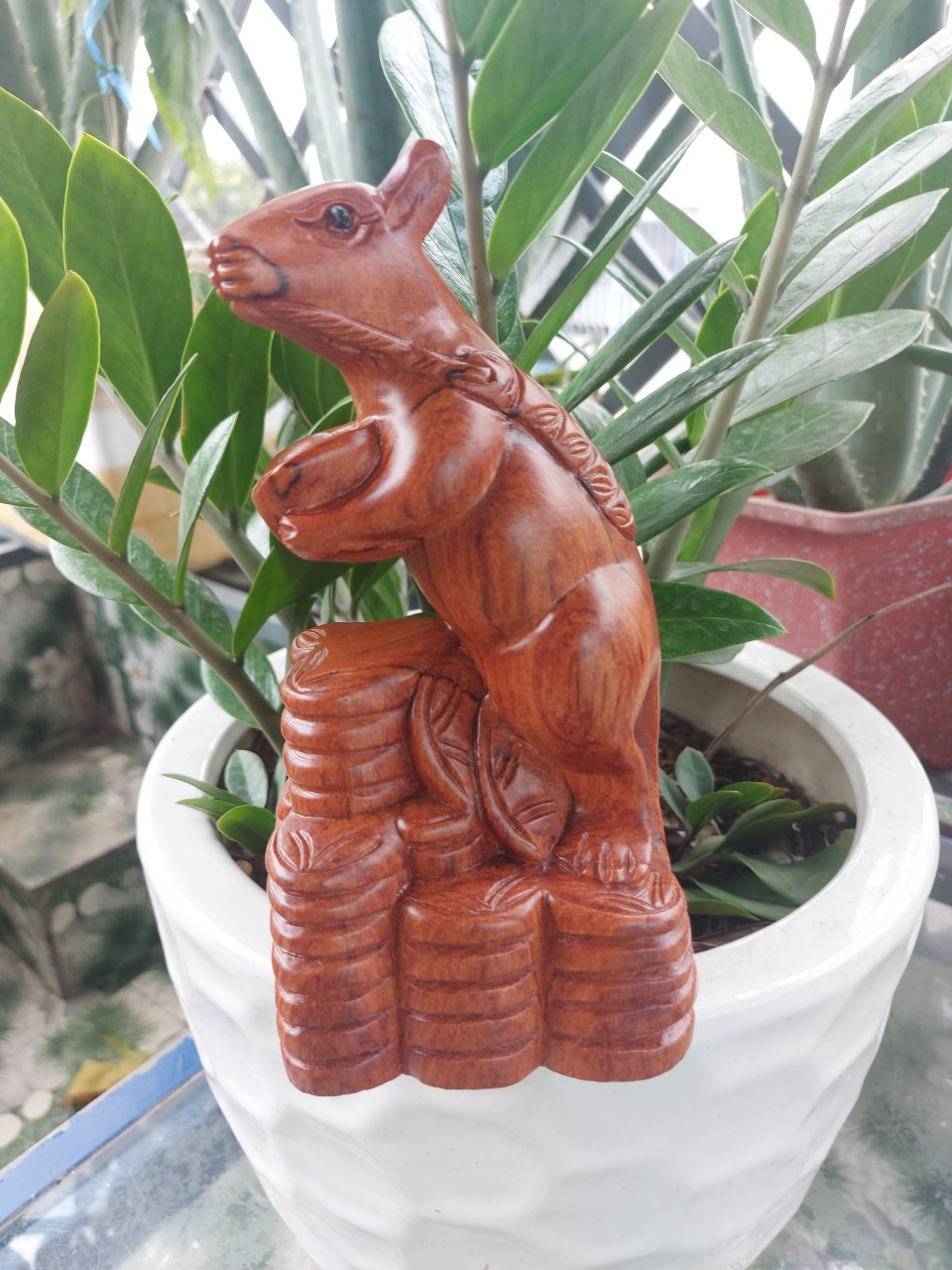 Tượng con chuột gỗ hương nguyên khối cao 20cm