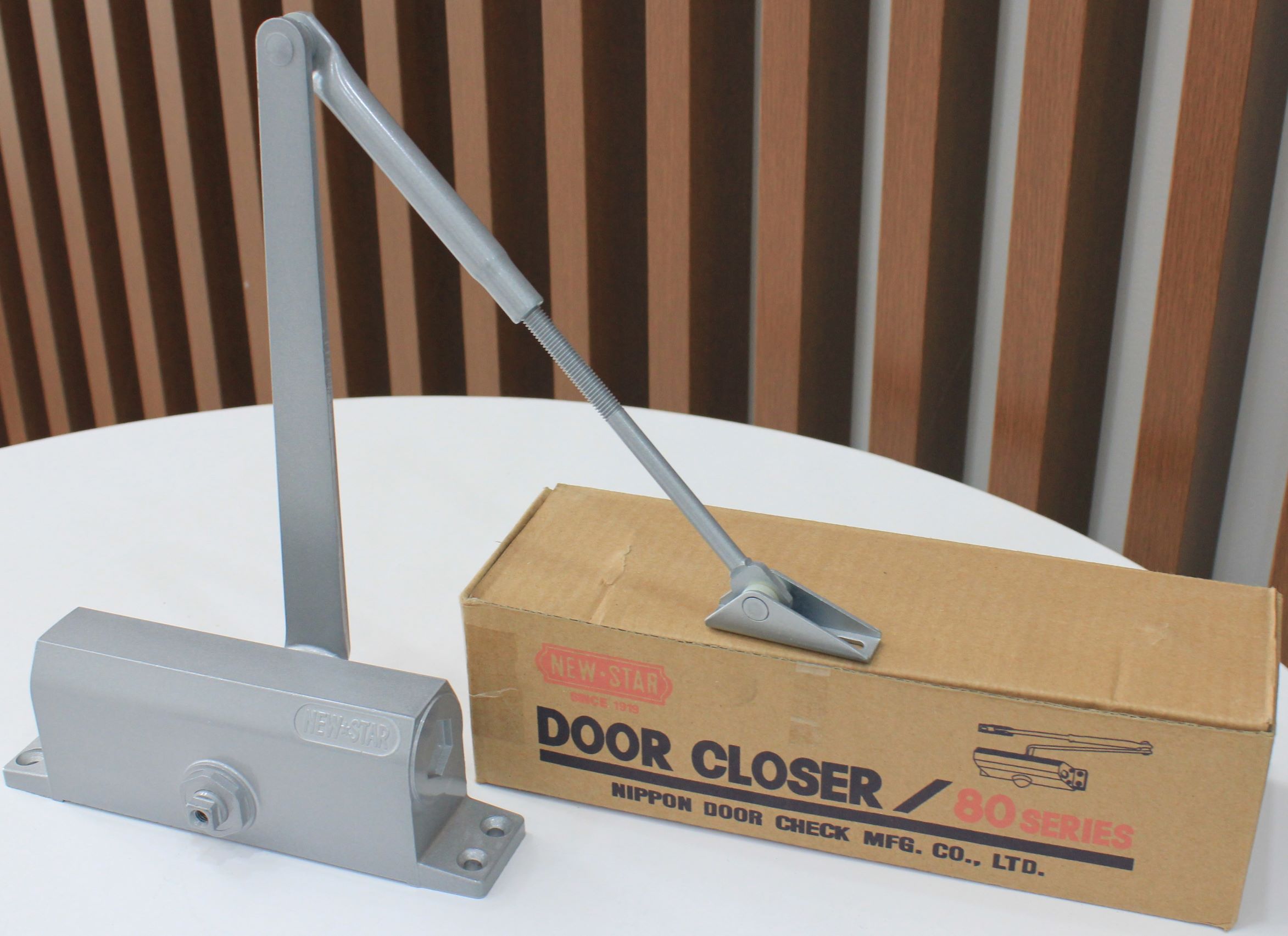 Tay đẩy hơi Newstar Za81N - Thương hiệu Nhật Bản