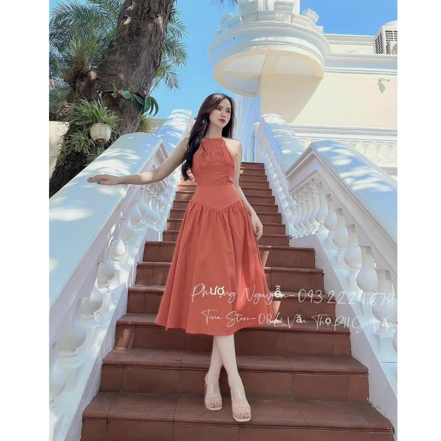 Đầm xoè cổ yếm nhún ngực hở lưng đan dây xịn xò