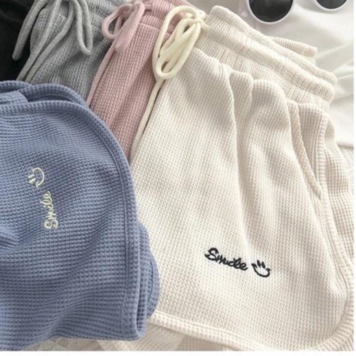 Quần đùi tổ ong smile quần short ngố ulzzang nam nữ unisex phong cách Hàn Quốc