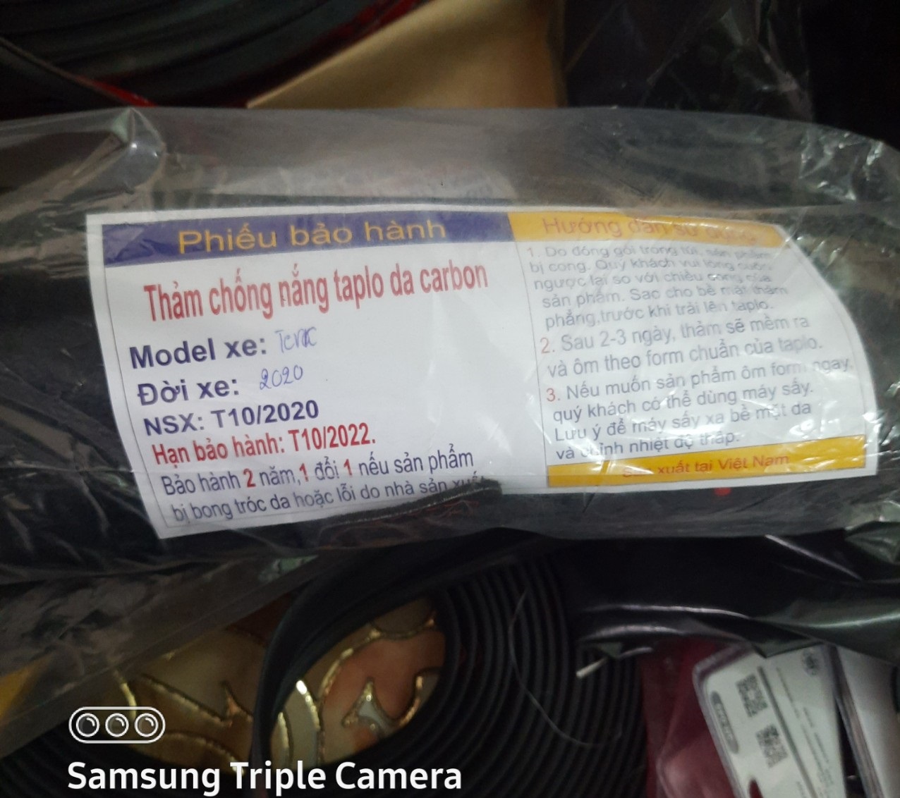 Thảm Taplo Xe Kia SORENTO loại da dày cao cấp 3 lớp chống trượt Da Carbon đen