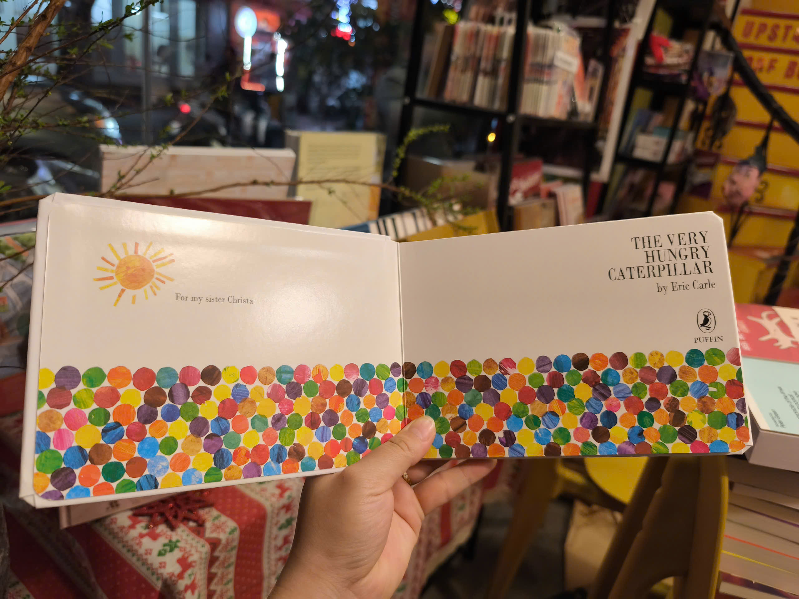 Sách - The Very Hungry Caterpillar [Board Book] by Eric Carle - Picture Books| Childrens