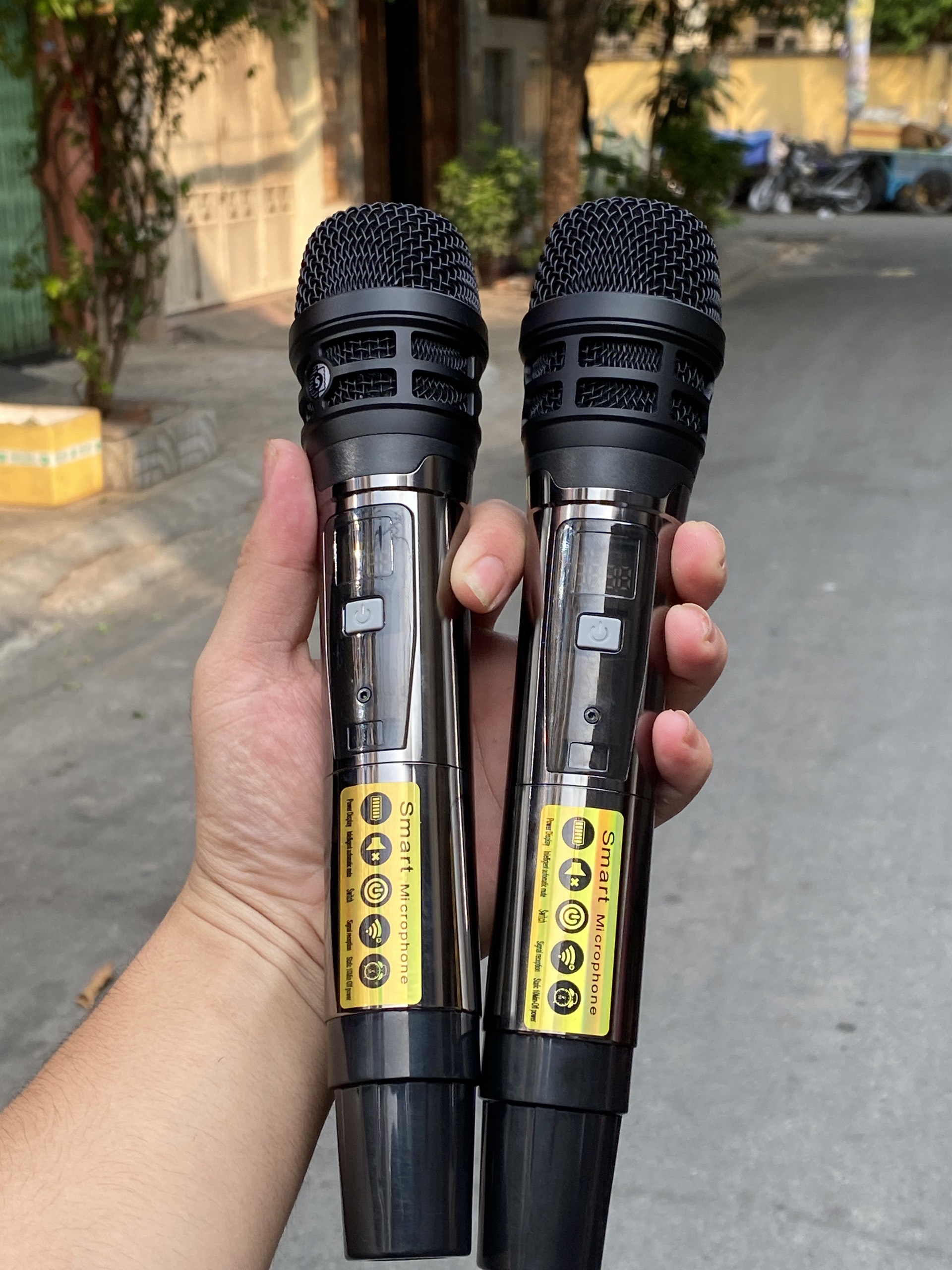 Loa Kéo Di Động Karaoke Bass Đôi 40 MTMax BK11 (1000W) 4 Tấc Đôi công suất loa bass đôi 40cm (4 tấc x 2) lớn 1500W bạn có thể sử dụng liên tục trong nhiều giờ ngoài nguồn điện tổ chức các buổi tiệc ngoài trời gia đình bạn bè hàng chính hãng