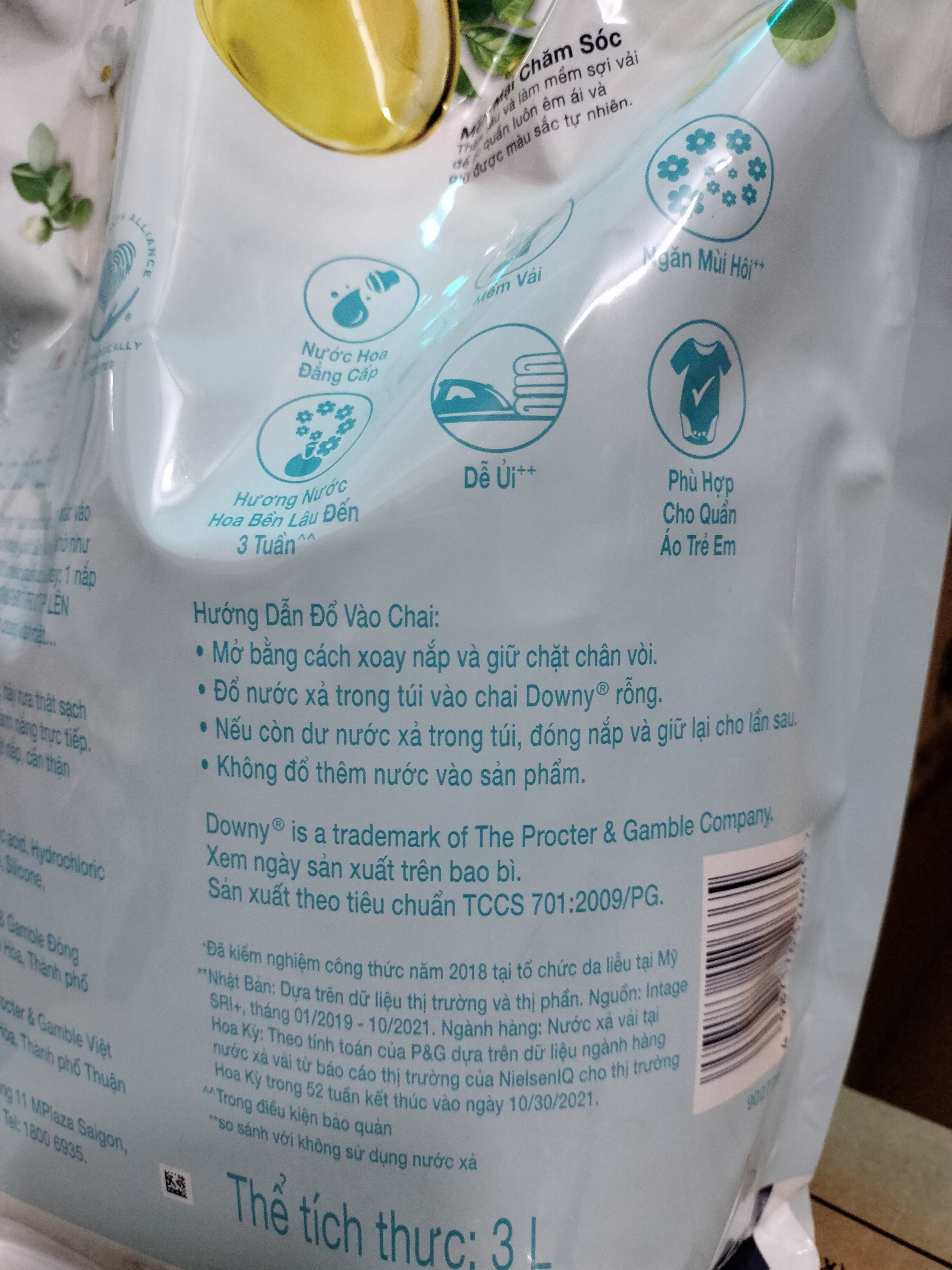 Nước xả vải Downy Yêu thương thuần khiết túi 3 lít