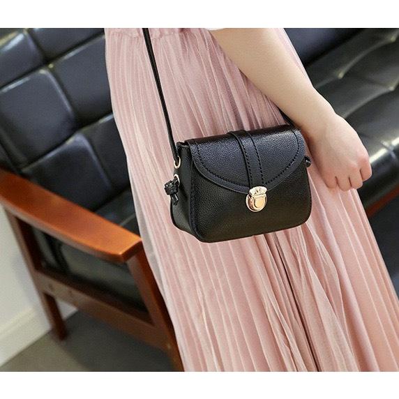 Túi xách đeo chéo giá rẻ da mềm nhiều ngăn đựng đồ khóa bấm mới nhất TX59