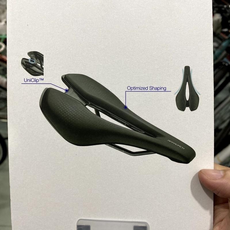 Yên xe đạp Giant Approach