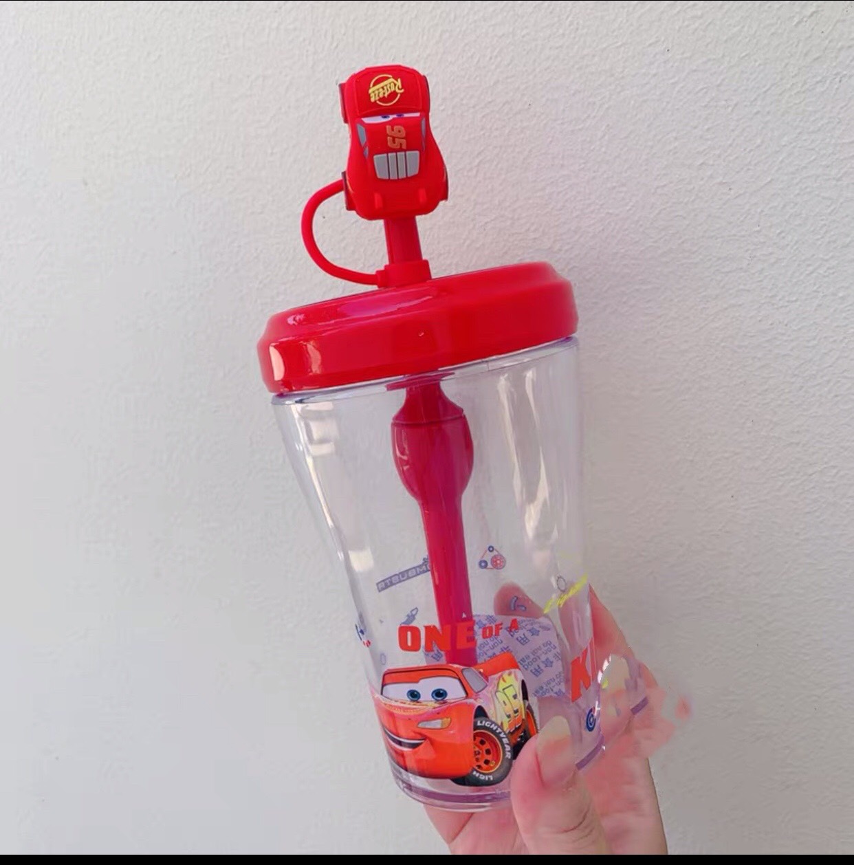 Ly ống hút có nắp kèm sticker 3D hình xe đua Car Mcqueen 95 siêu cool cho bé trai - PDW20212-QD