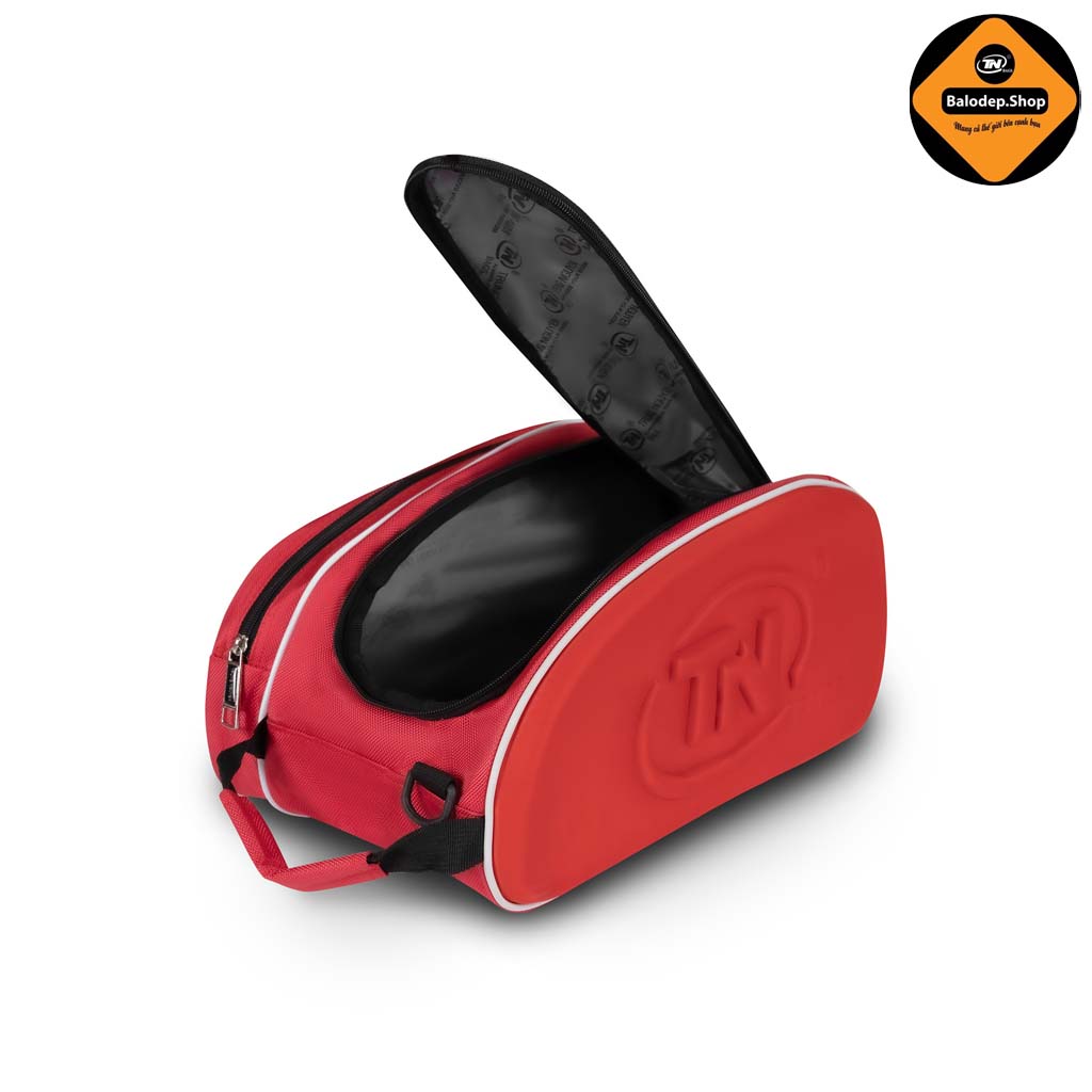 Túi Đựng Giày Thể Thao TNBags TN.B 9002 Màu Đỏ – Ngăn Rộng, Sang Trọng, Chống Nước, Logo Dập Nổi Cá Tính, Dây Đeo Thoải Mái!