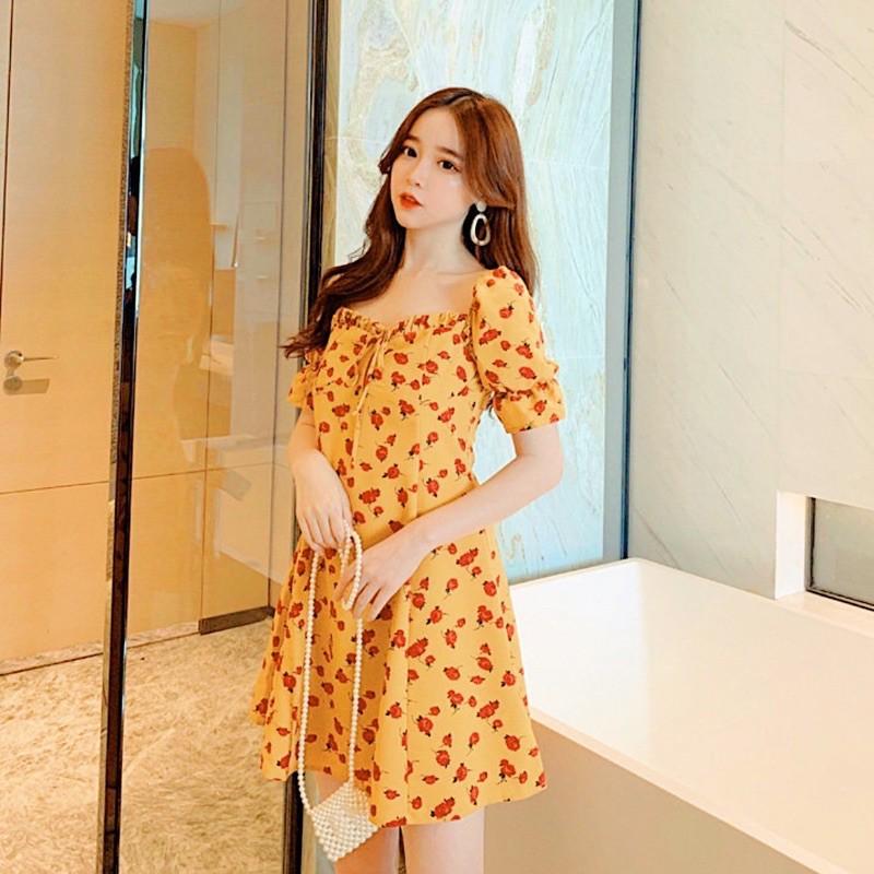 Đầm Ngắn hoa Vàng Cổ Bèo