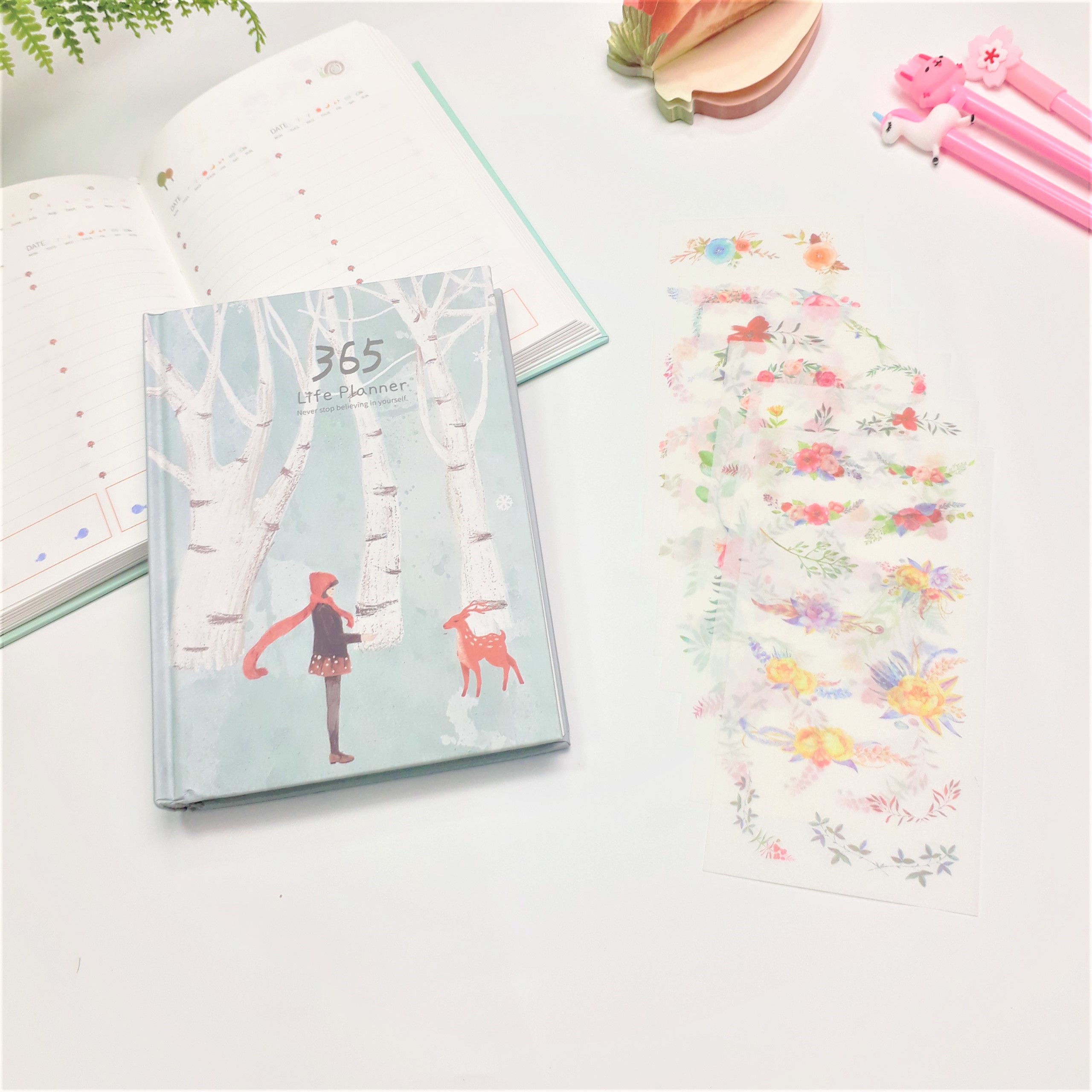 Sổ Kế Hoạch Nhật Ký 365 Ngày Life Planner Ver. Winter Kèm Bộ 6 Tấm Sticker Trang Trí Mẫu Ngẫu Nhiên