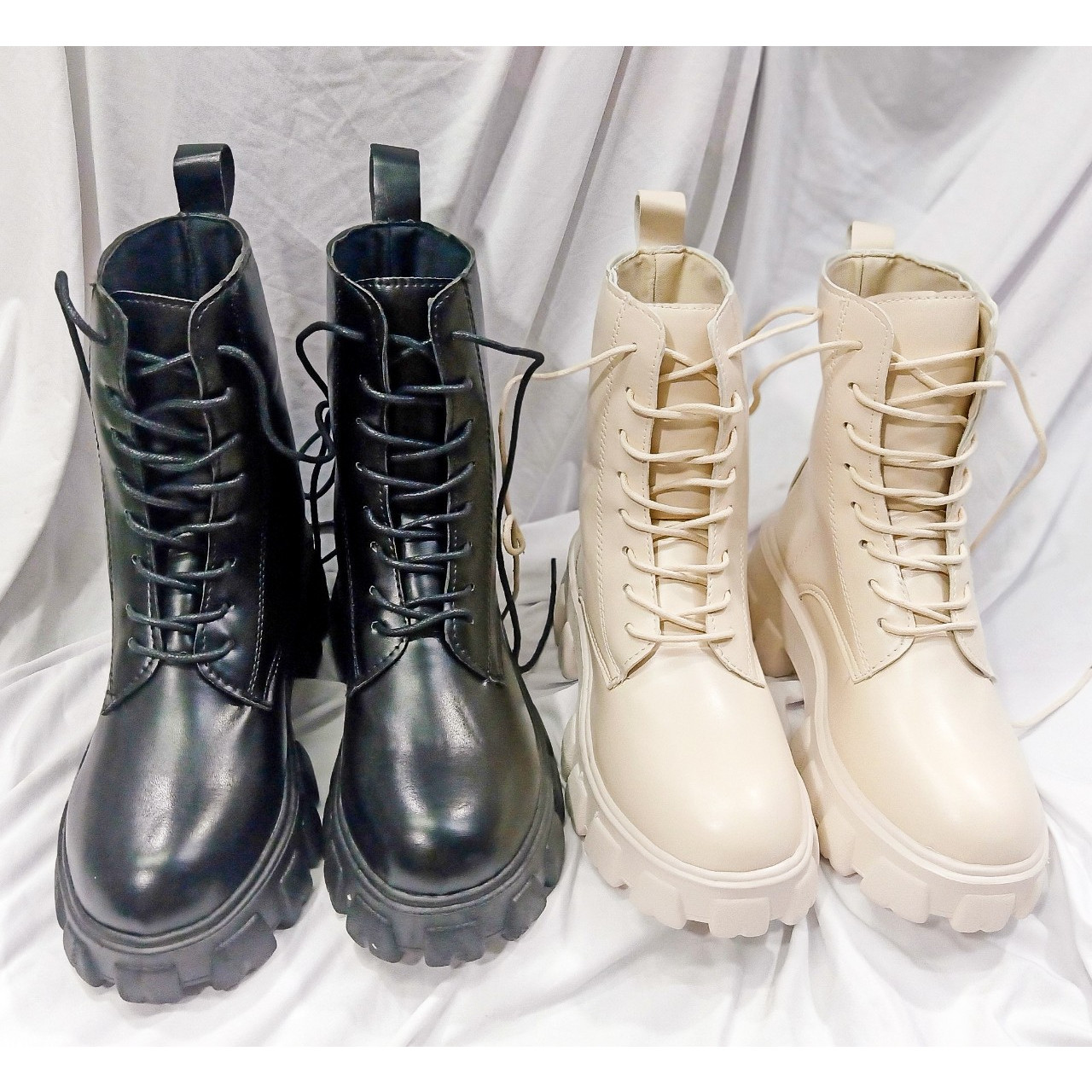 Giày Boots Chiến Binh Cổ Cao 20cm Da Mờ Đế Bằng Đôn 5cm 2 Màu Đen Trắng Sữa - BNBT001