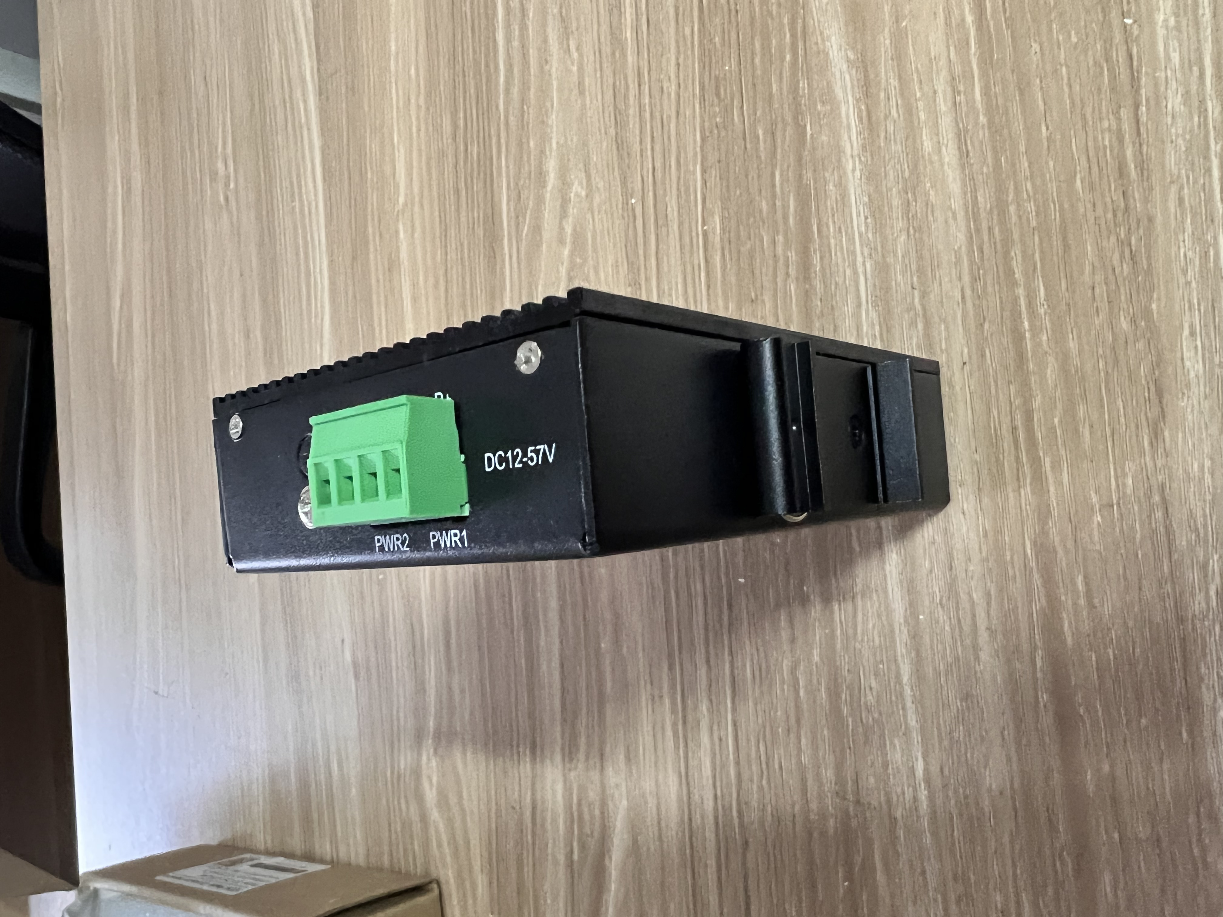 Thiết bị chuyển mạch công nghiệp, Switch POE công nghiệp 4 ports POE 1000M, 2 ports FIBER 1000M 20KM - hàng chính hãng ZINCOM