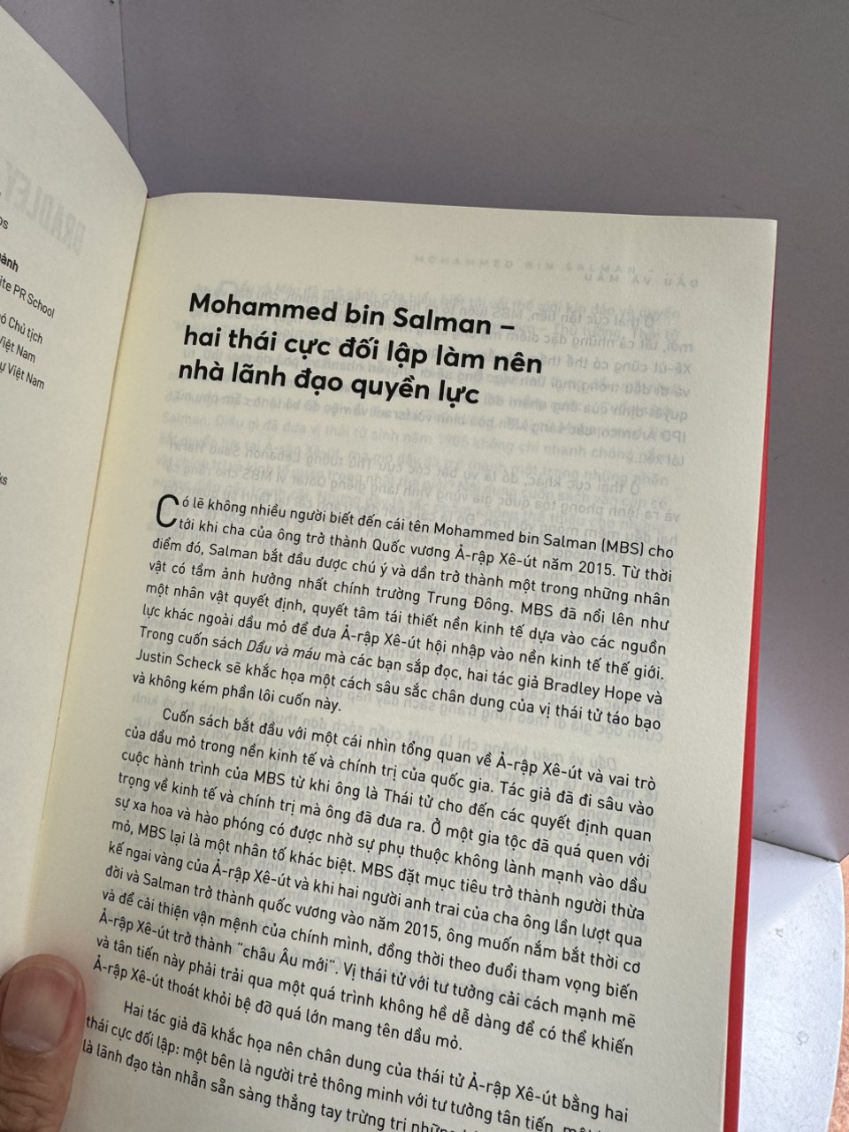 (Bìa cứng, áo ôm) DẦU VÀ MÁU - Mohammed Bin Salman Và Tham Vọng Tái Thiết Kinh Tế Ả-Rập - Bradley Hope, Justin Scheck - Alpha Books