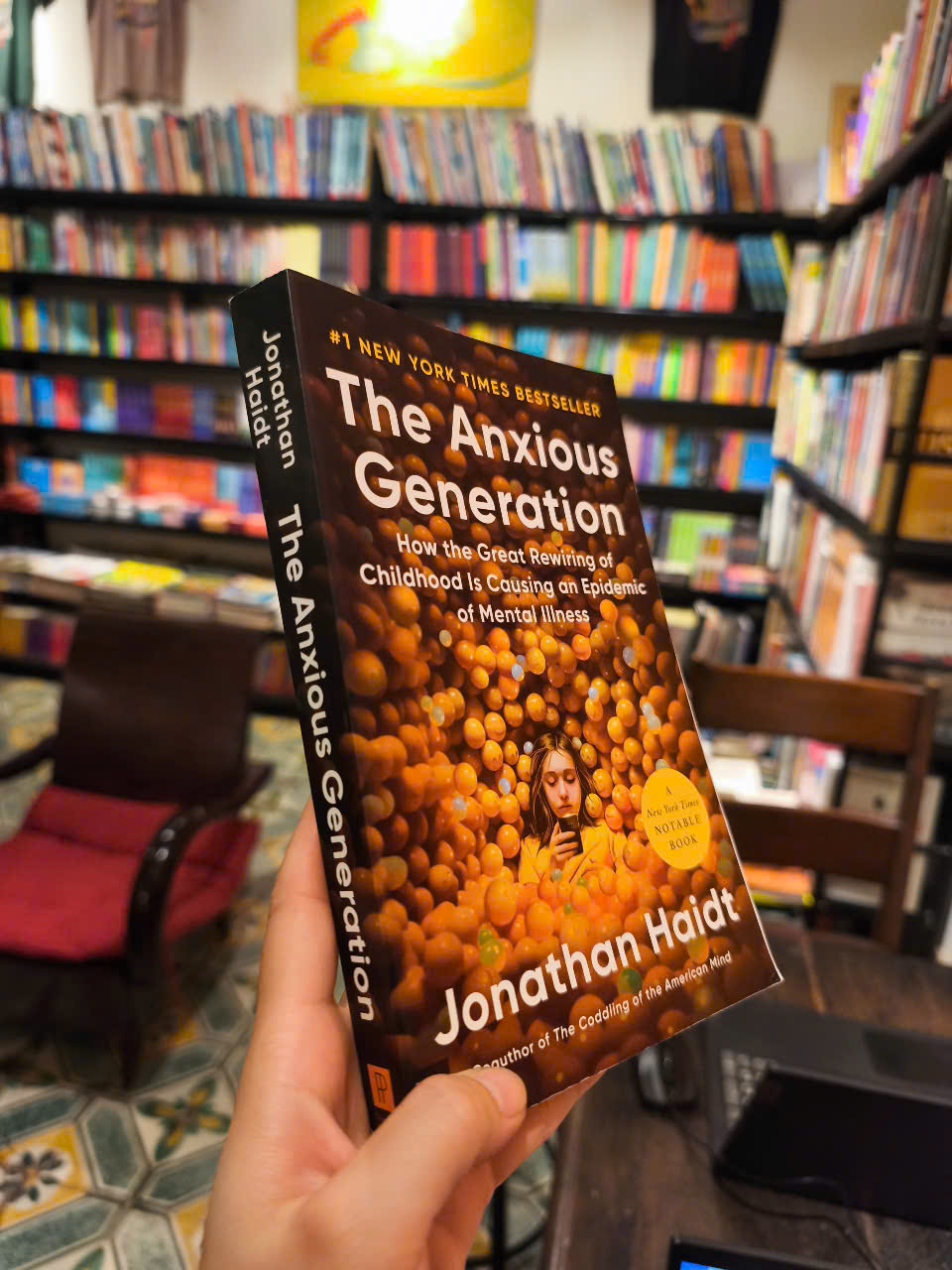 Sách - The Anxious Generation (International Edition) by Jonathan Haidt/Top 10 Book of 2024 A Washington Post Notable/Bìa mềm US