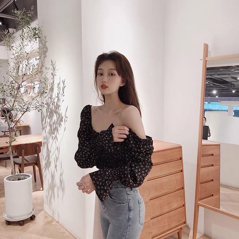 Áo Croptop Cổ Vuông Trễ Vai Hoa Nhí Tay Dài Dây Rút Quảng Châu