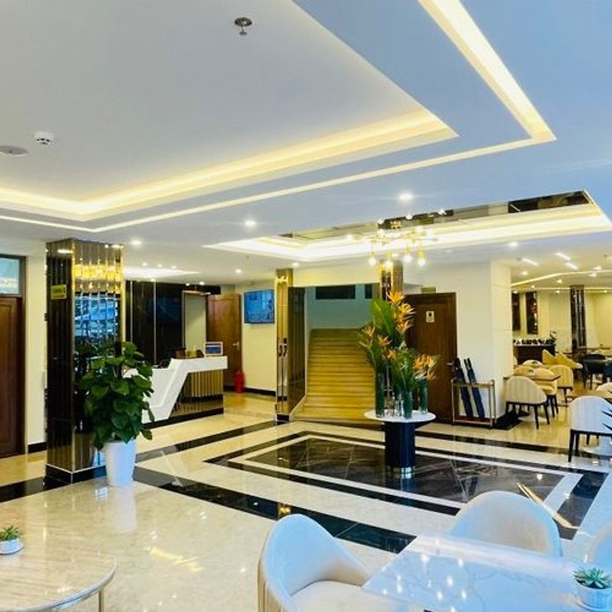 Sandals Flora Hotel 3* Đà Lạt - Buffet Sáng - Gần Chợ Đà Lạt và nhiều ưu đãi hấp dẫn