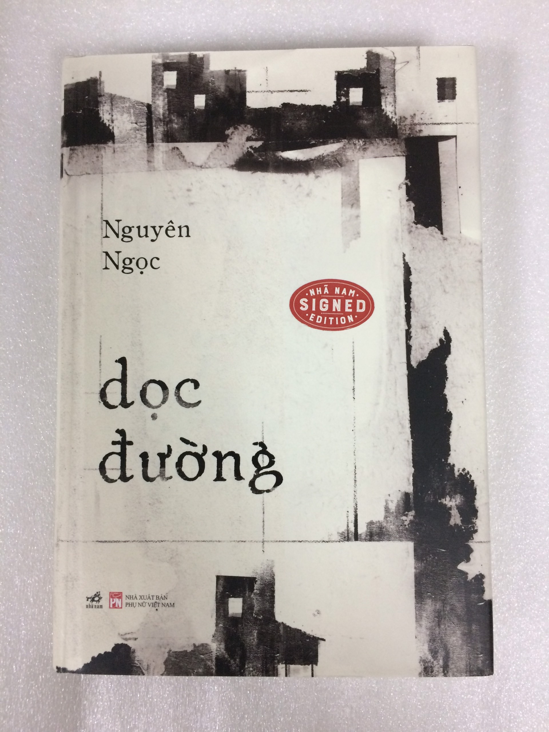 Sách - Dọc Đường - Bìa cứng - Kèm chữ ký tác giả