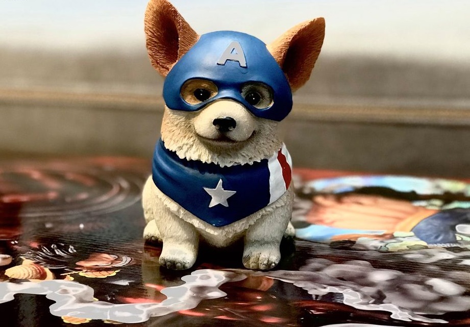 Mô hình trưng bày chó cute cosplay super hero