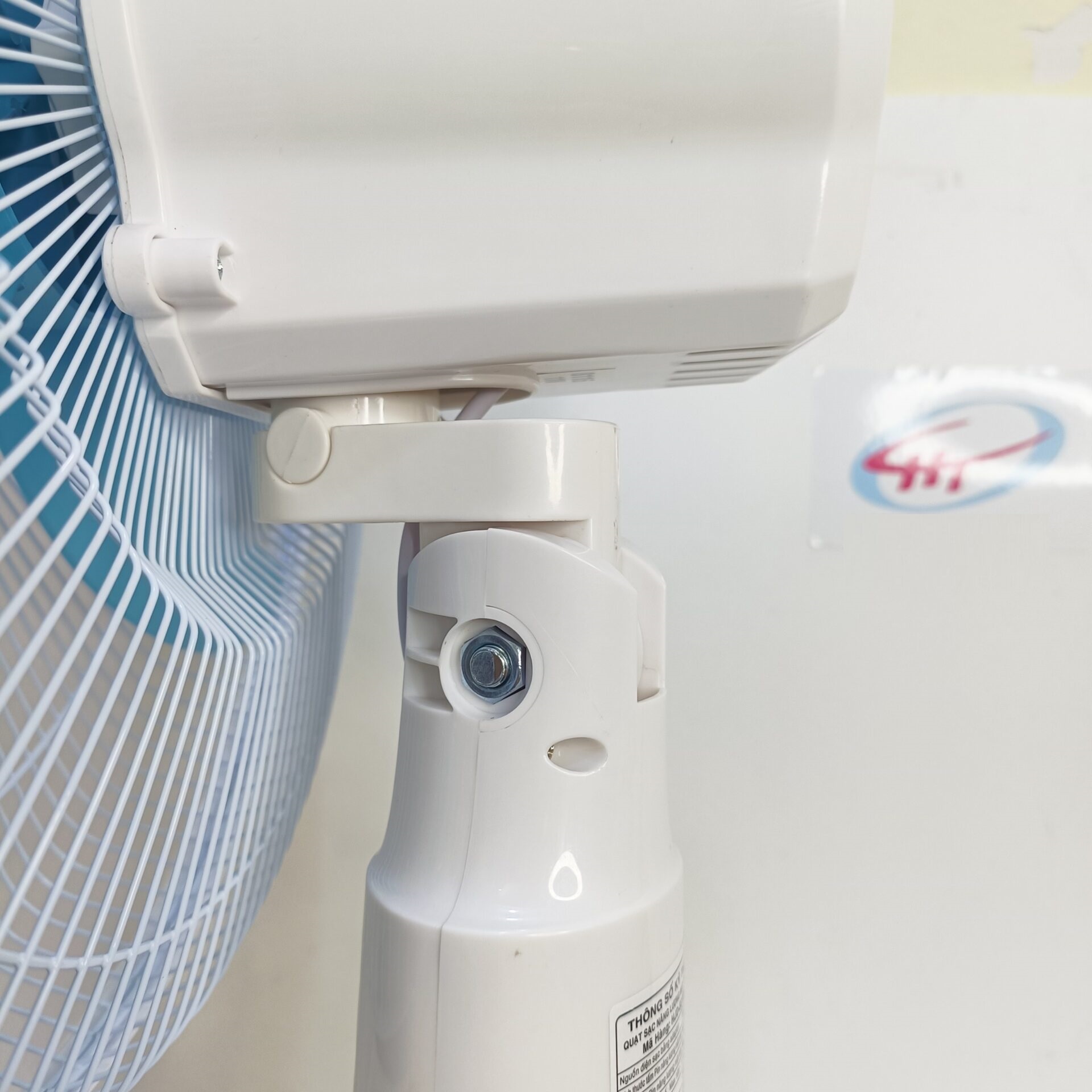 Quạt Tích Điện Sạc Năng Lượng Mặt Trời Honjianda HJD-8216NL - Hàng Chính Hãng
