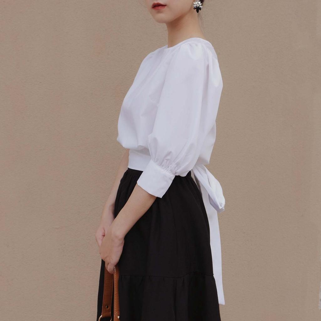 KIOBI – Áo kiểu Lara form suông, cổ tròn, tay phồng bản, eo thắt nơ điều chỉnh sau lưng, vải kate silk trắng - KIA19103T