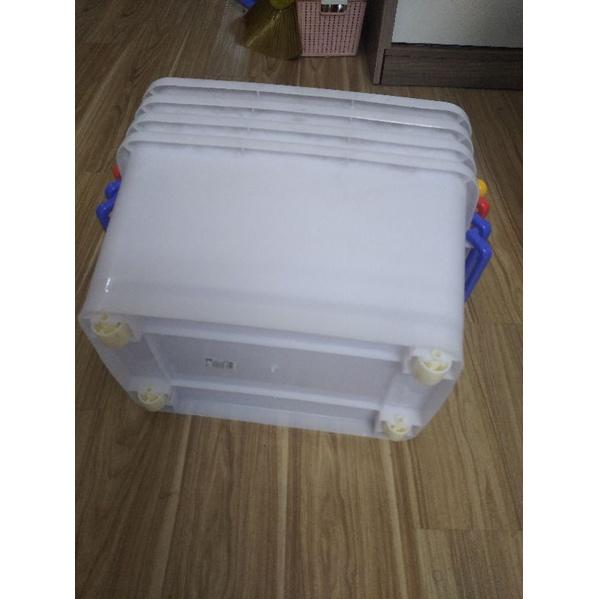 THÙNG NHỰA CÓ BÁNH XE 15L 44*31*21cm