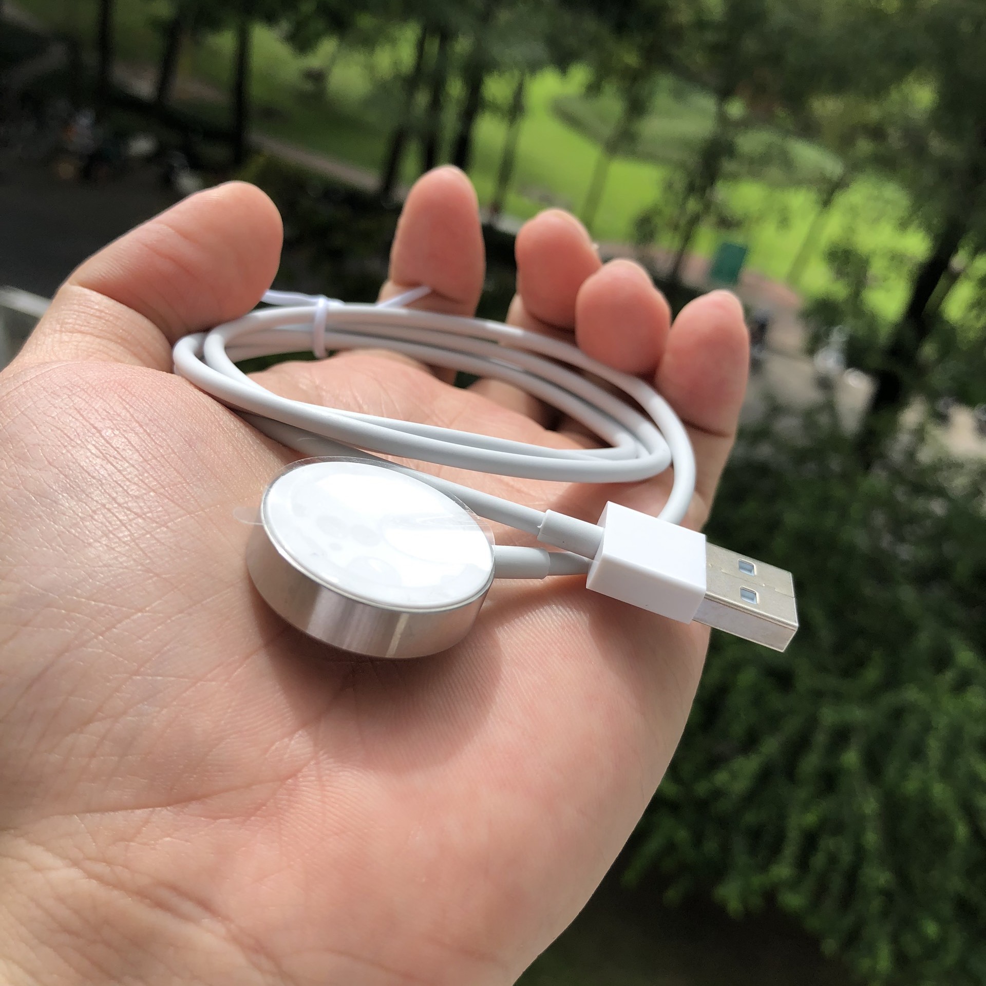 Dock sạc Kai viền thép dành cho đồng hồ Apple Watch- Hàng chính hãng