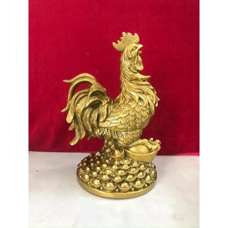 Tượng Gà đứng trên mâm vàng