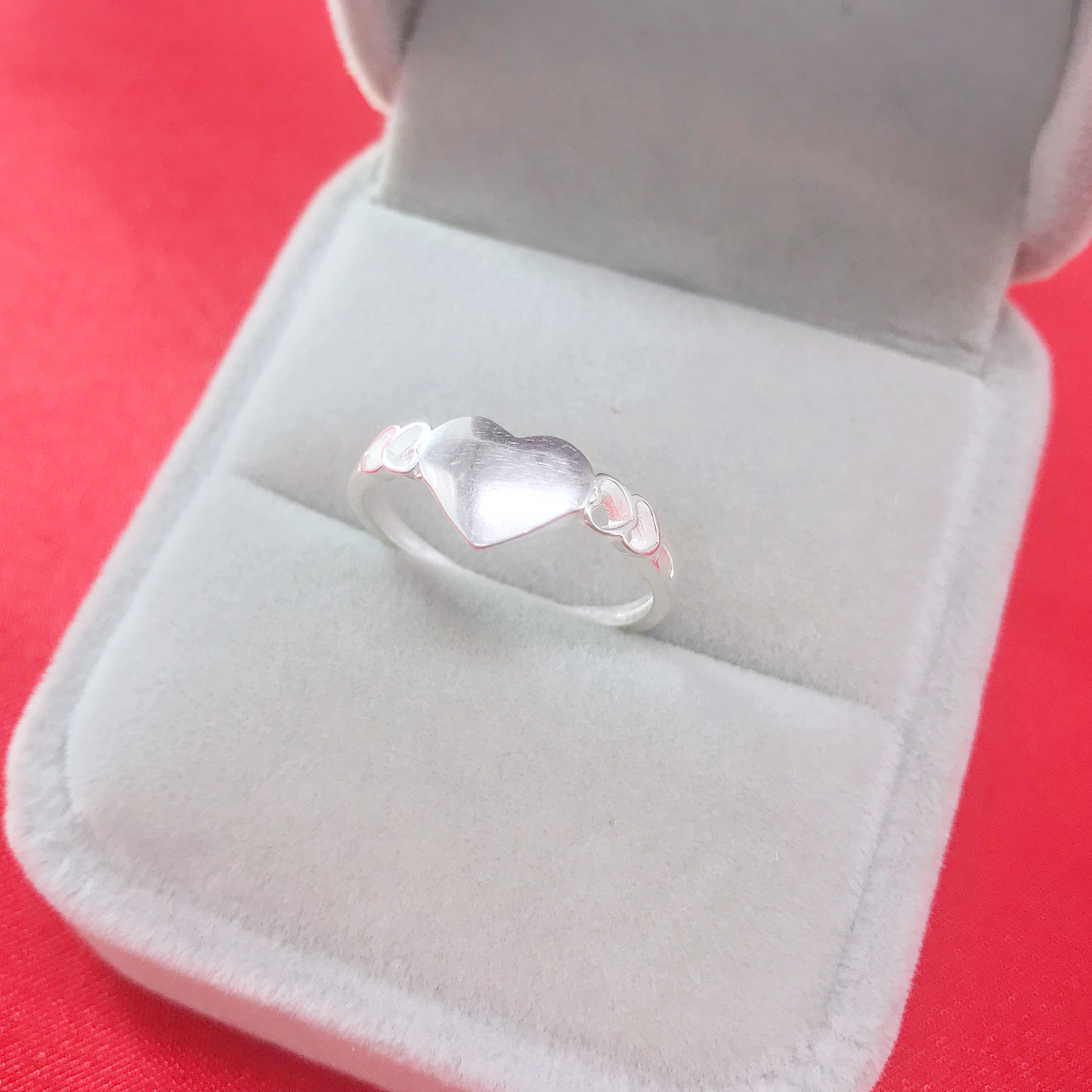 Nhẫn nữ mặt trái tim bạc trơn - Phong cách đơn giản lạ mắt