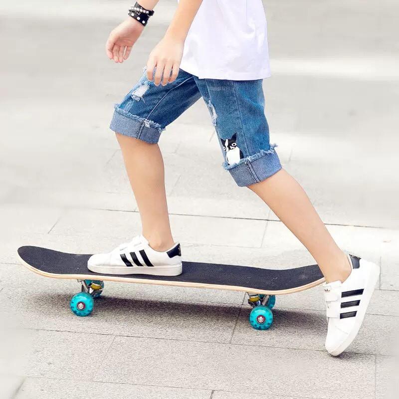 Ván Trượt Skateboard Thể Thao Cao Cấp Đủ loại Có Đèn led và không đèn led để bạn lựa chọn