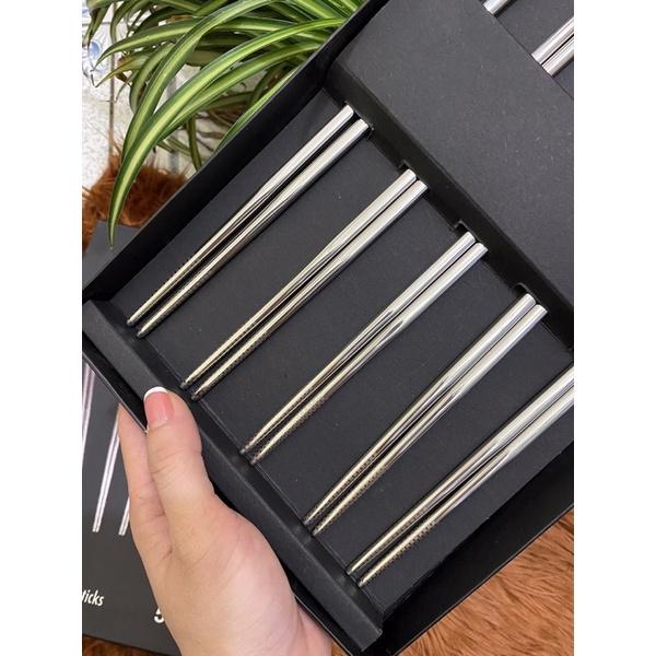 Hộp set 5 đôi đũa inox của Đức