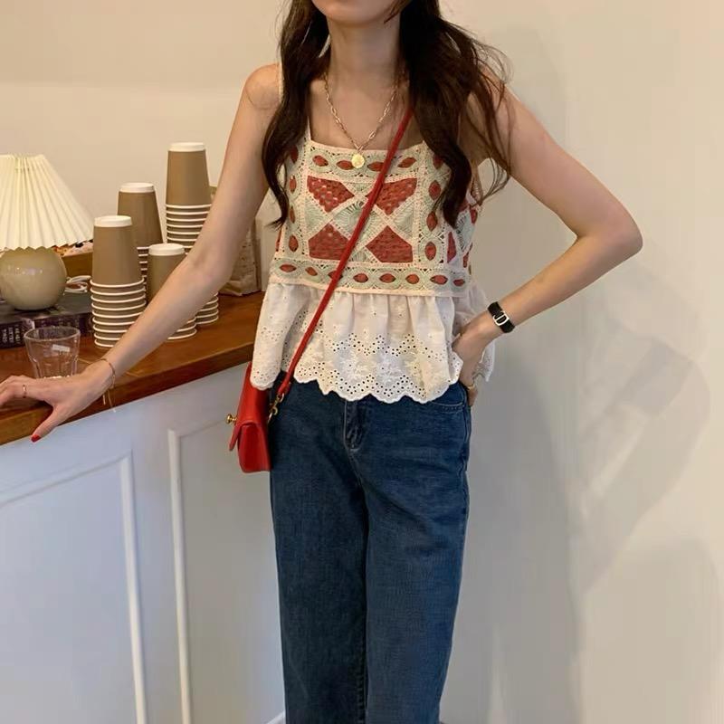 Áo 2 dây thêu hoạ tiết siêu xinh