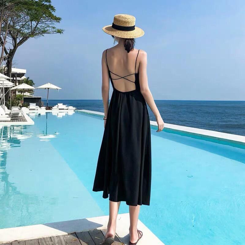 Maxi đen hở lưng dáng dài cực kỳ quyến rũ