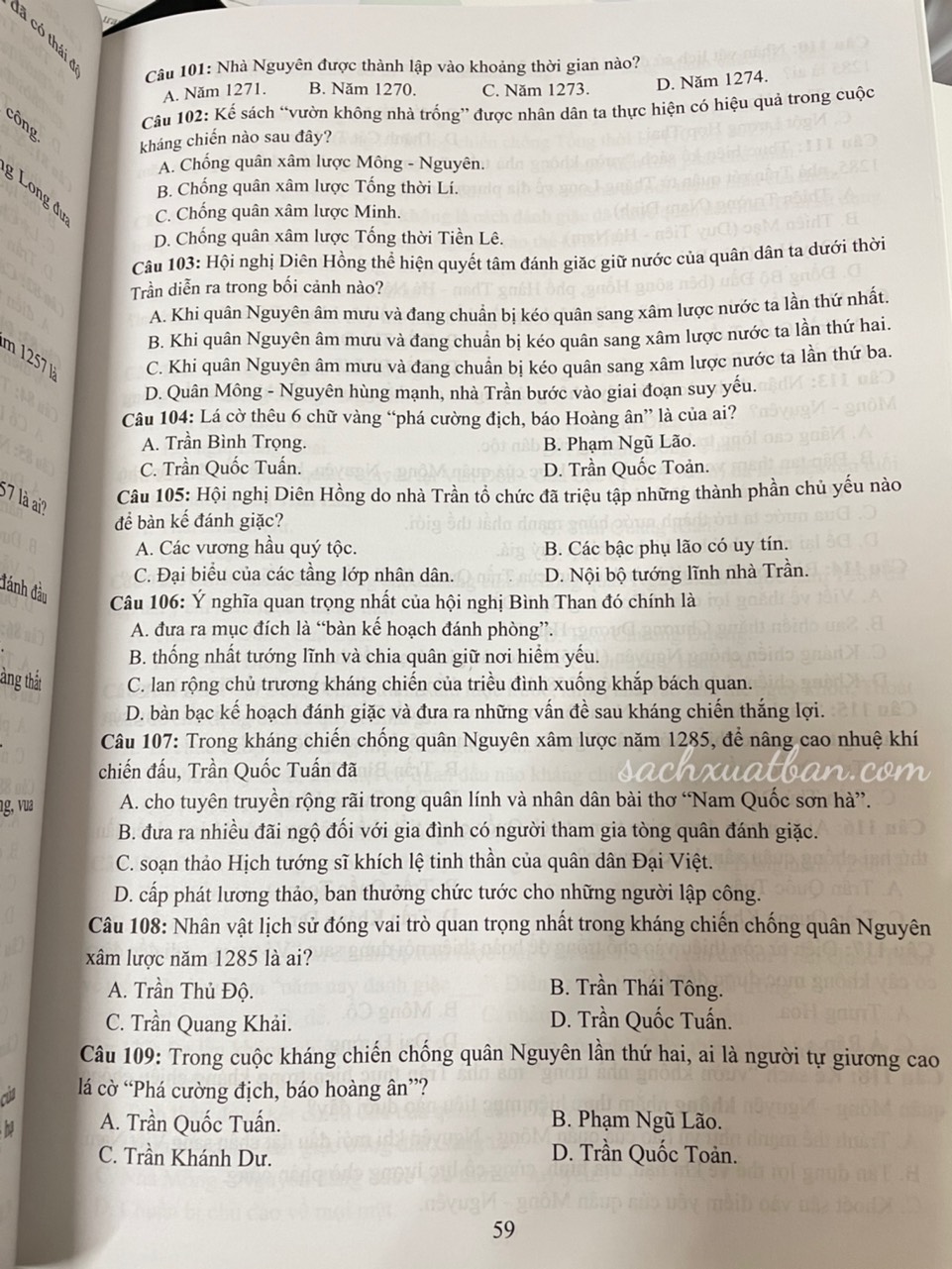 Sách Đề kiểm tra đánh giá năng lực môn Lịch Sử - Địa lí Lớp 7 - Phần Lịch Sử