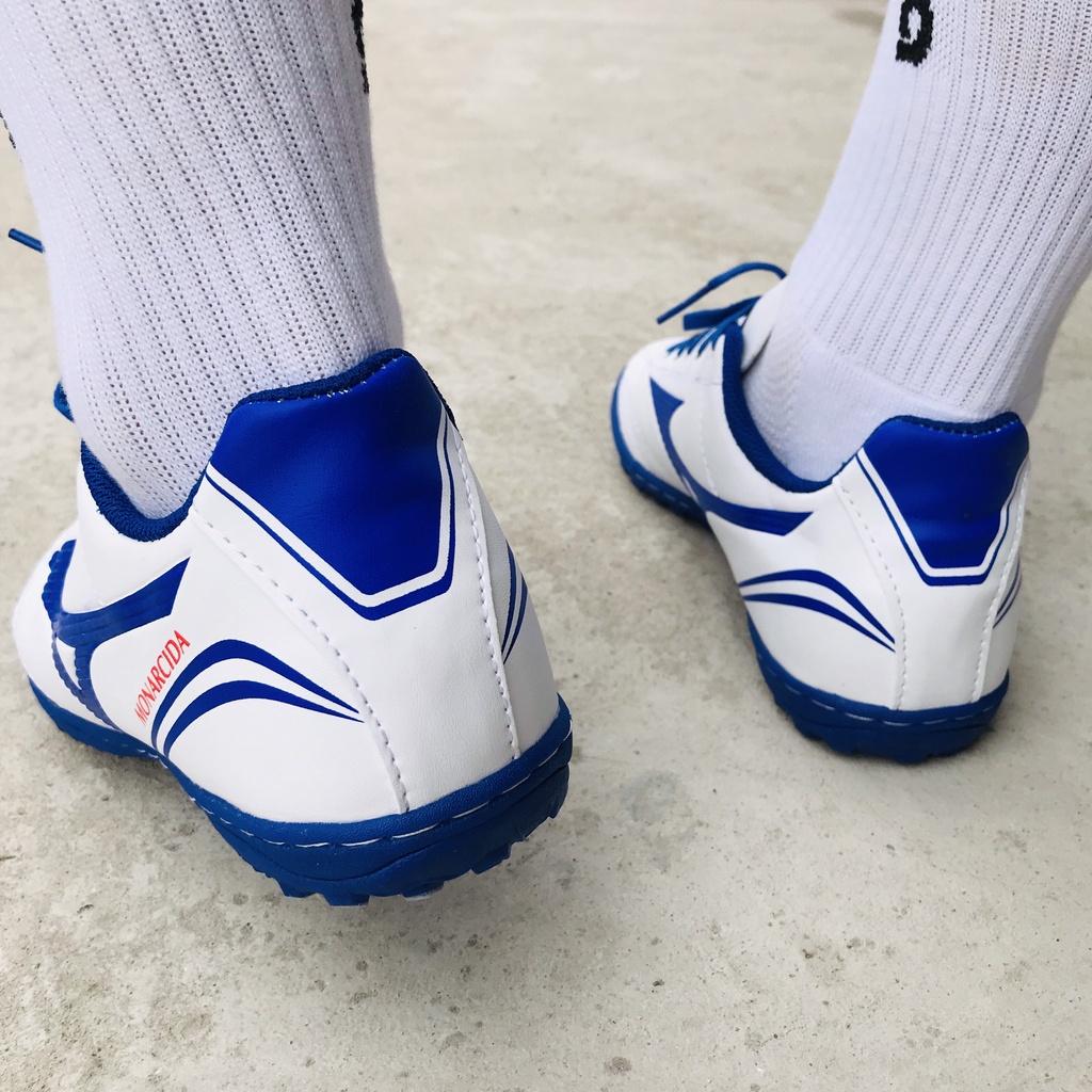 Mẫu giày đá banh thể thao Hot chưa từng Hot