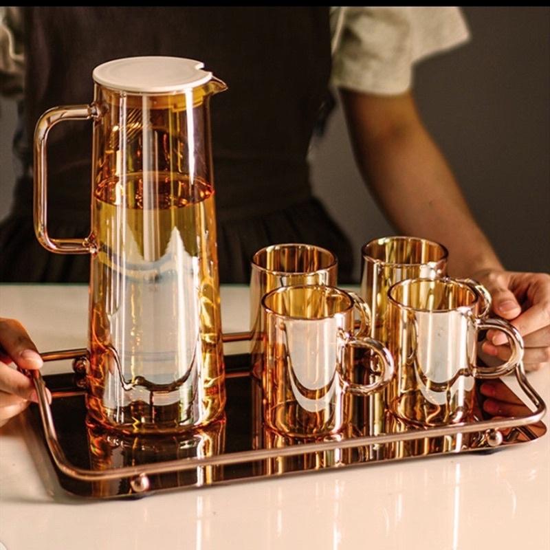 Bình đựng nước thủy tinh 1.8L Vàng hổ phách, Bộ bình cốc thủy tinh cao cấp chịu nhiệt kèm khay