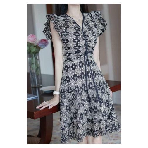 ĐẦM REN THÊU HOA CAO CẤP