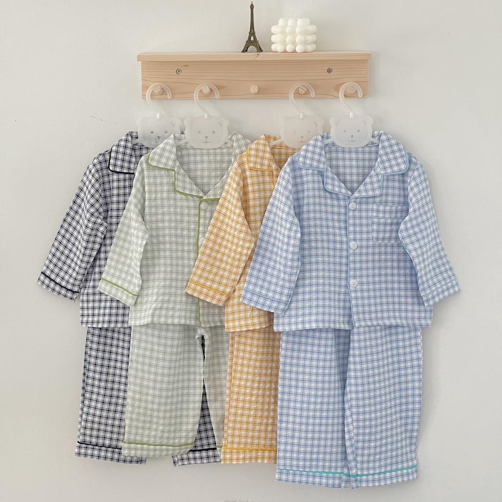 Đồ bộ dài tay pijama bé trai, bé gái Magickids kẻ caro dễ thương chất kẻ xốp Hàn Quốc Đồ ngủ mẫu mới 2022 BR22028