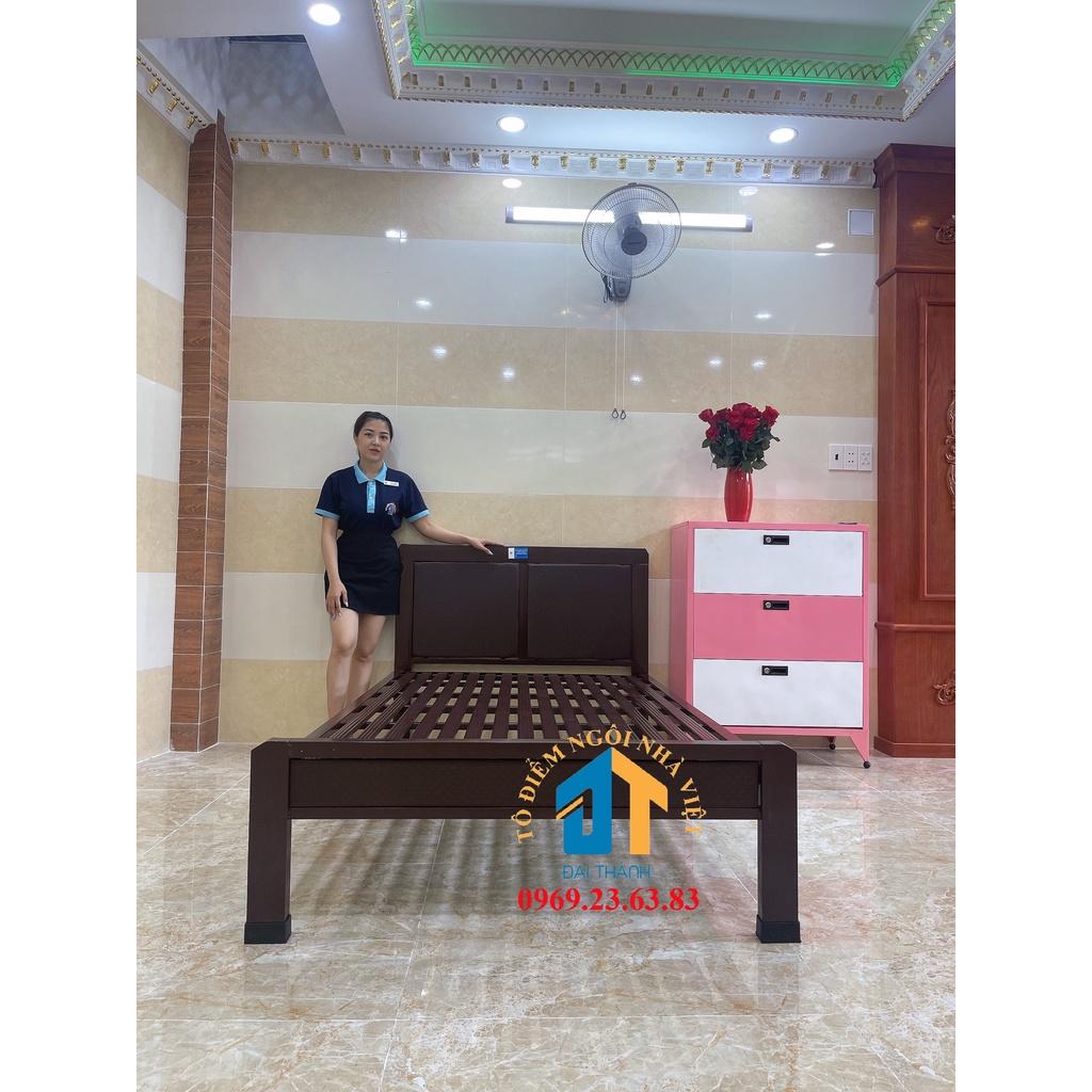 Giường sắt hộp kiểu gỗ – DT06