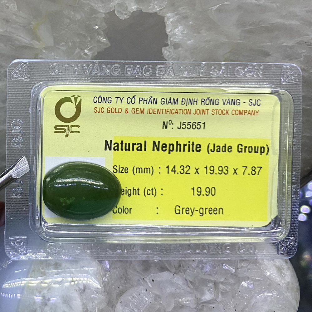 Viên Đá Ngọc Bích Nephrite Phong Thuỷ Tự Nhiên Kiểm Định