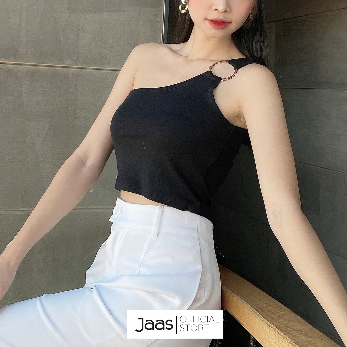 Áo crop top, áo lệch vai ôm body đeo khoen cá tính