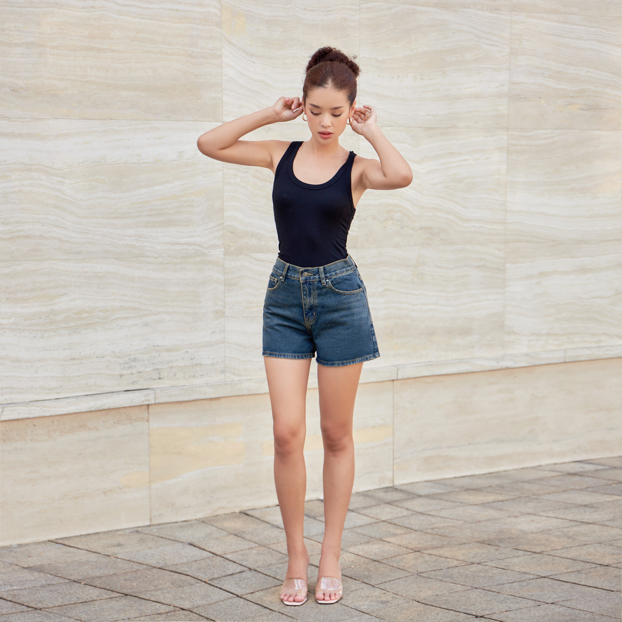 Quần Short Denim Nữ Lưng Vừa Classic Cut Màu Holiday Blue Aaa Jeans
