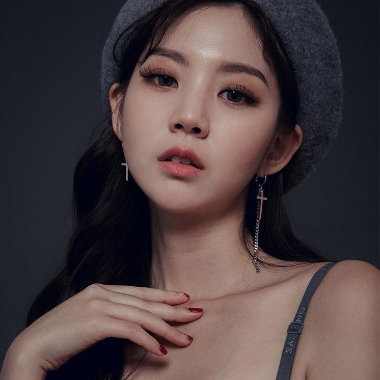 Khuyên tai nữ cô nàng khí chất