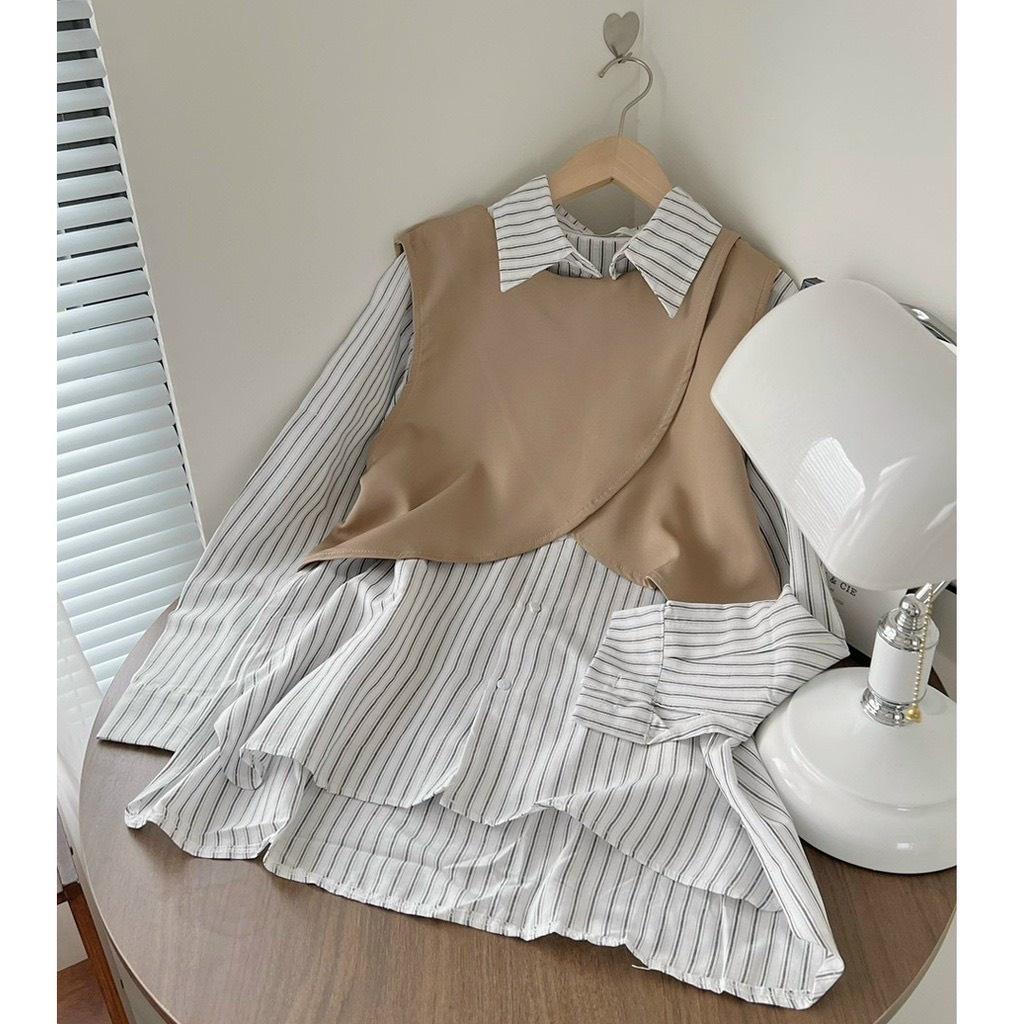 Áo sơ mi kẻ sọc dáng rộng kèm áo gile phối vạt chéo EMIX, dài tay, freesize dưới 53kg, chất thô boil 2911