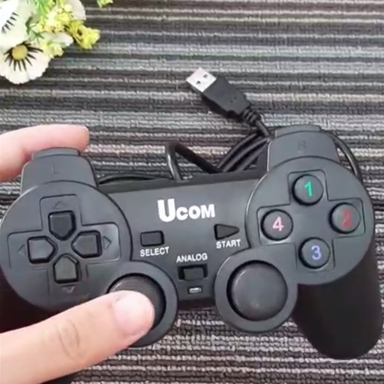 Ucom 704 Tay Cầm Chơi Game Cho Laptop PC Cổng USB Có Rung Joystick