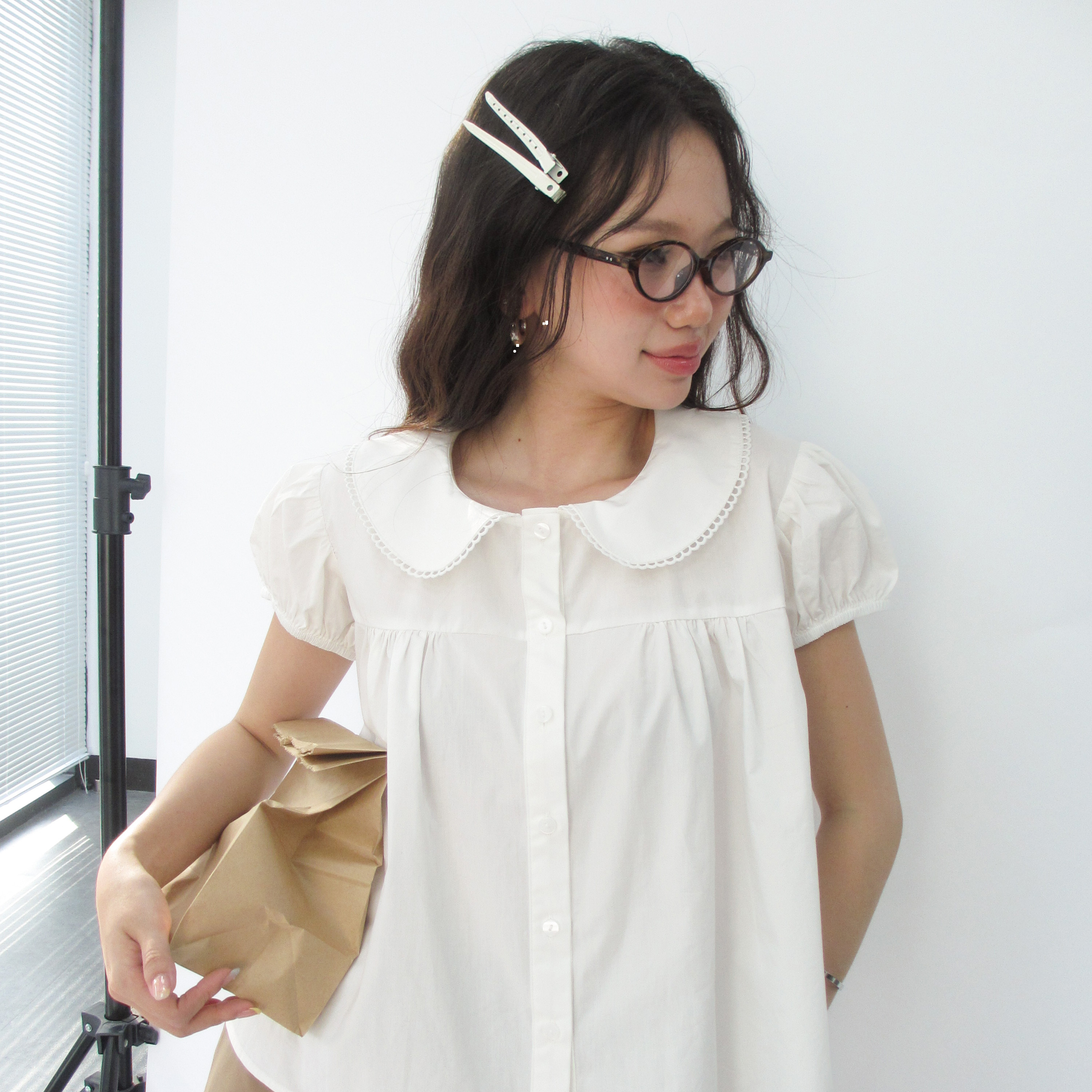 DOTTIE - Áo tay phồng cổ lá sen - Trắng - T1117