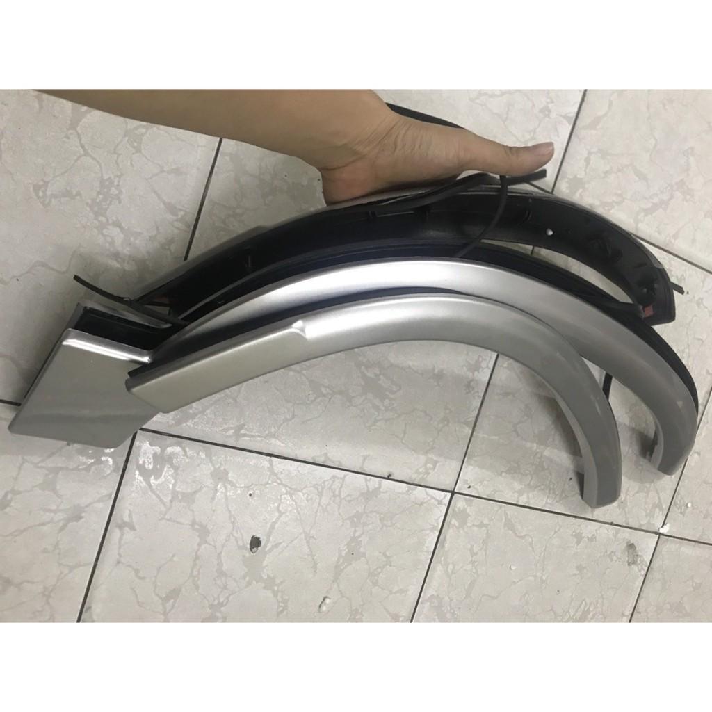 Ốp phồng tai xe Suzuki Wagon giá bán tính 1 cái .