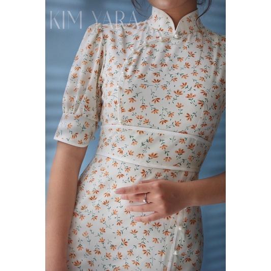 Sườn xám hoa nhí cách tân dáng dài tay phồng