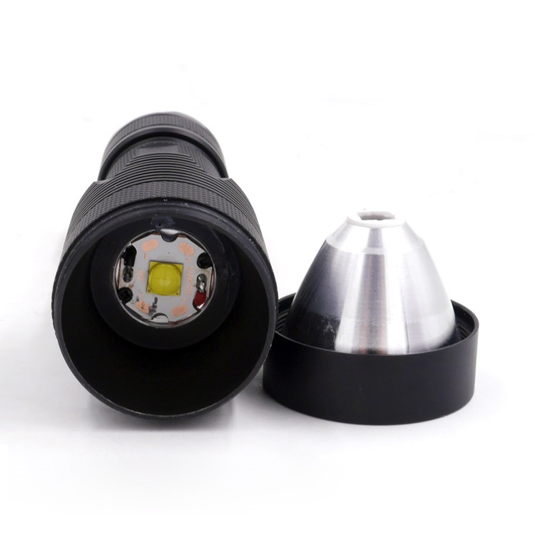 Đèn pin cầm tay siêu sáng công suất lớn, có khả năng chống nước, tích hợp 4 chế độ sáng C8.70.2 ( Tặng kèm miếng thép để ví đa năng 11in1 )
