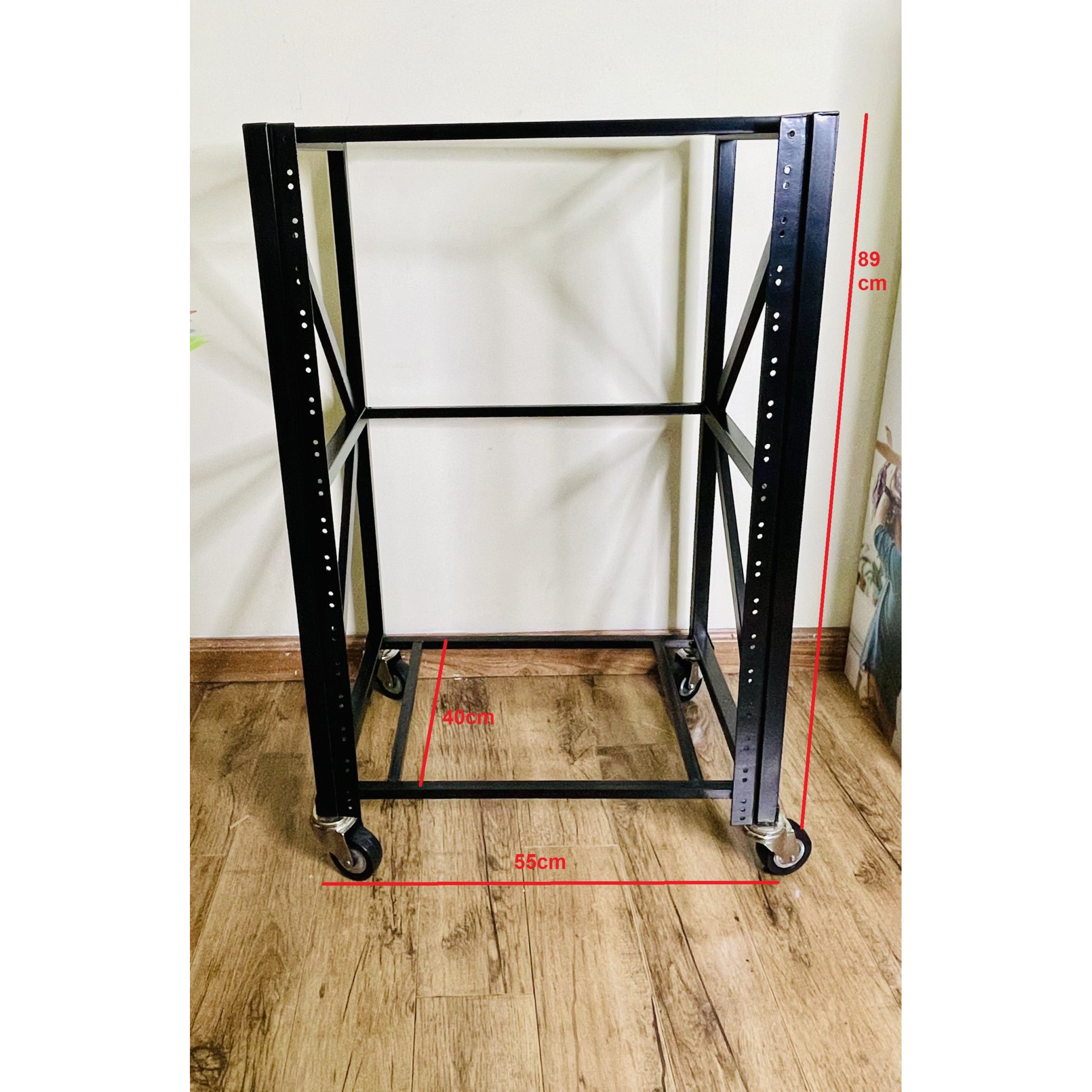 KỆ LOA SÂN KHẤU ,ĐỂ CÁC THIẾT BỊ ÂM THANH ,CÓ 4 BÁNH DI CHUYỂN DỄ DÀNG. D55 CM X R 40 CM X C 89 CM